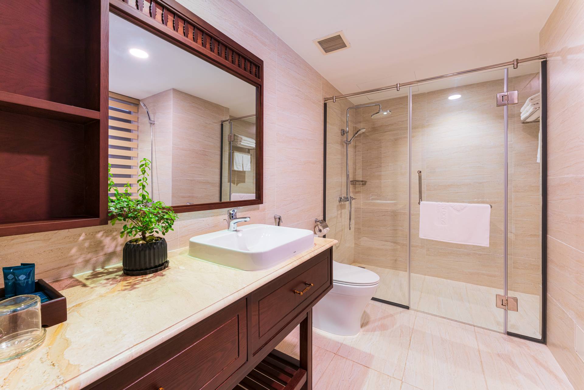 Phong-suite-tran-vien-dong (17)