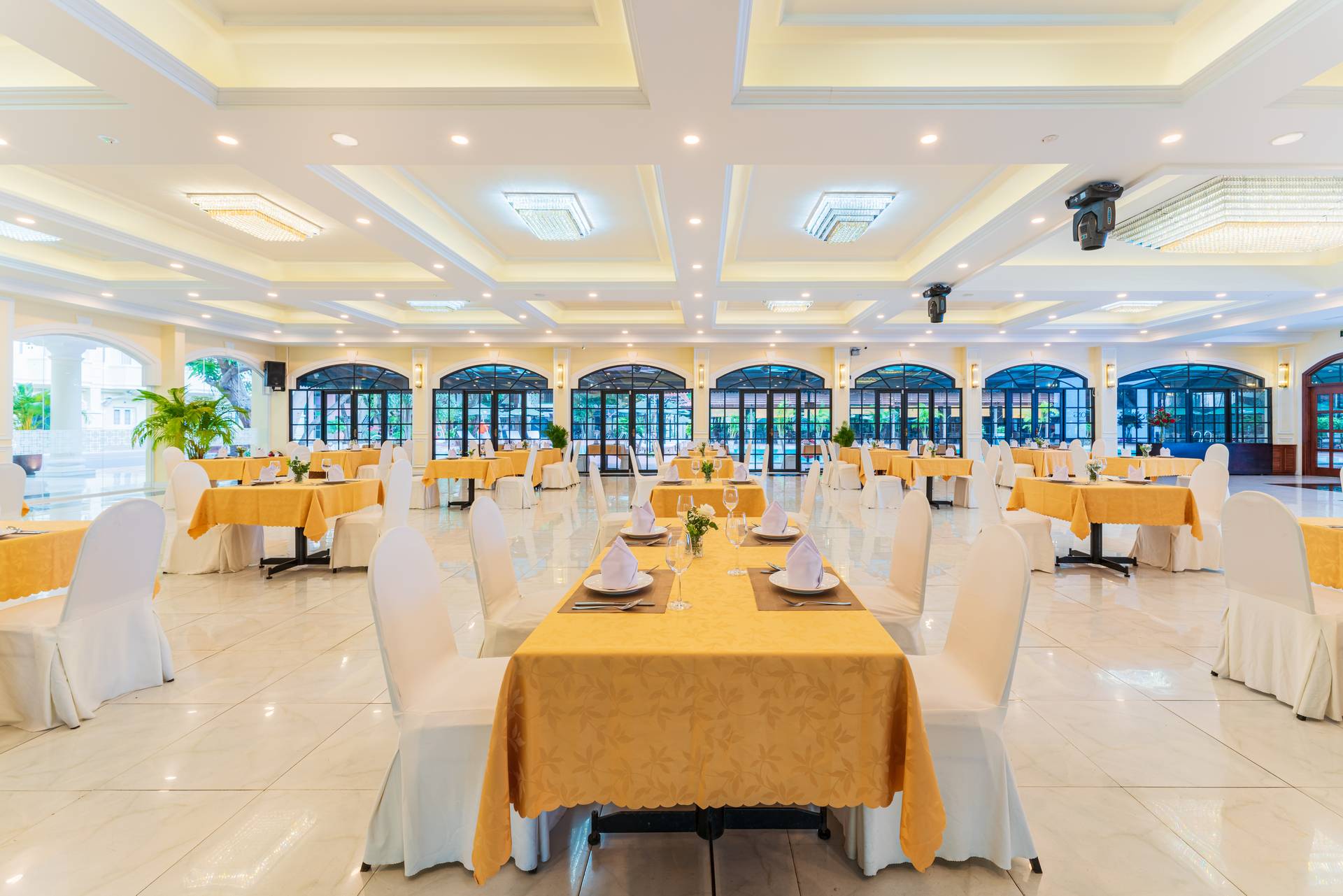 PHP6174 HDR Edit - Trần Viễn Đông Hotel Nha Trang PHP6174 HDR Edit - Trần Viễn Đông Hotel Nha Trang