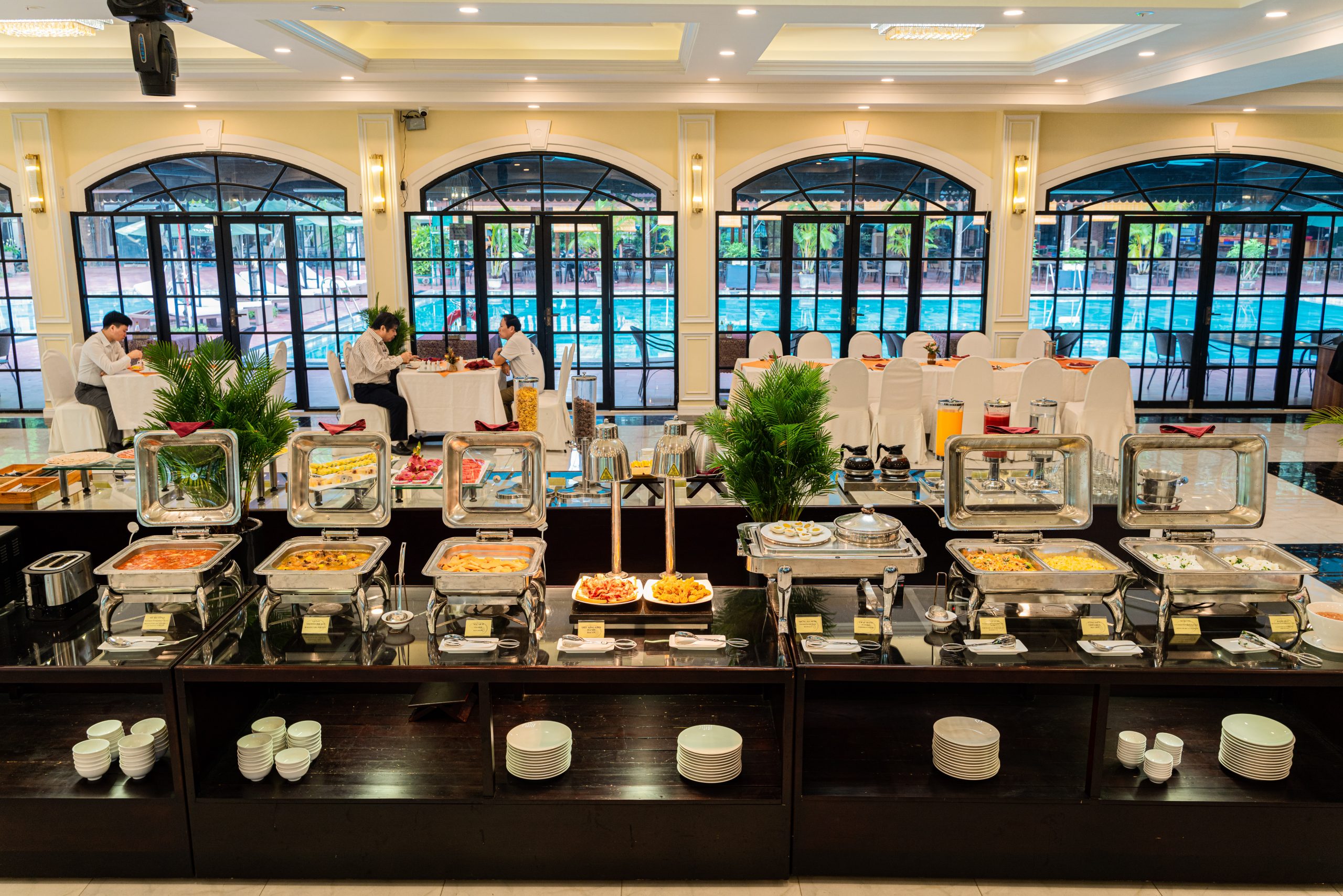 nha hang 3 scaled - Trần Viễn Đông Hotel Nha Trang